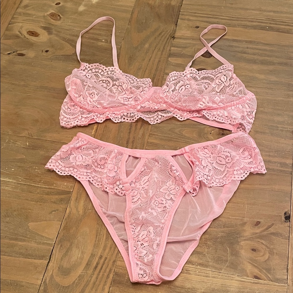 Delicate Lace Bralette & Panty Set - Pink